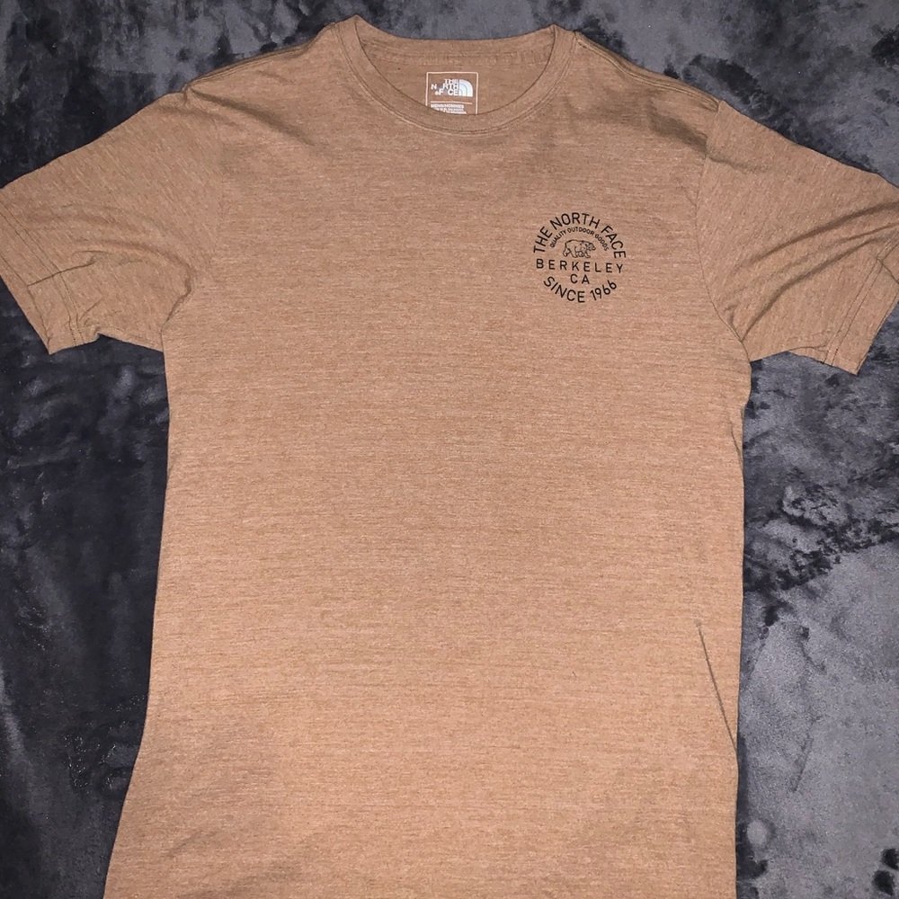 M tan heathered North Face CA Graphic Tee